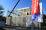 建て方の様子。2階部分まで工事が進んできました。